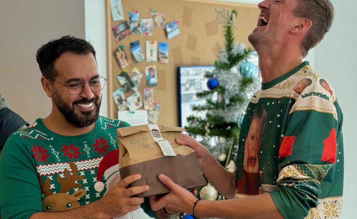 𝐄𝐧𝐬𝐞𝐦𝐛𝐥𝐞 𝐩𝐨𝐮𝐫 𝐜𝐨𝐧𝐜𝐥𝐮𝐫𝐞 𝐥’𝐚𝐧𝐧𝐞́𝐞 𝐞𝐭 𝐬𝐞 𝐩𝐫𝐨𝐣𝐞𝐭𝐞𝐫 𝐯𝐞𝐫𝐬 𝐥’𝐚𝐯𝐞𝐧𝐢𝐫